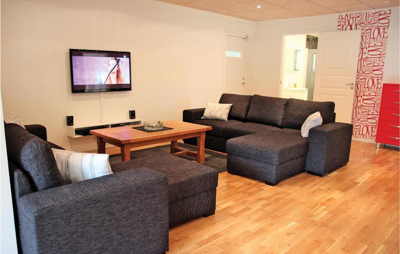 2 Bedroom Cozy Apartment In Habo Mullsjö Exterior foto